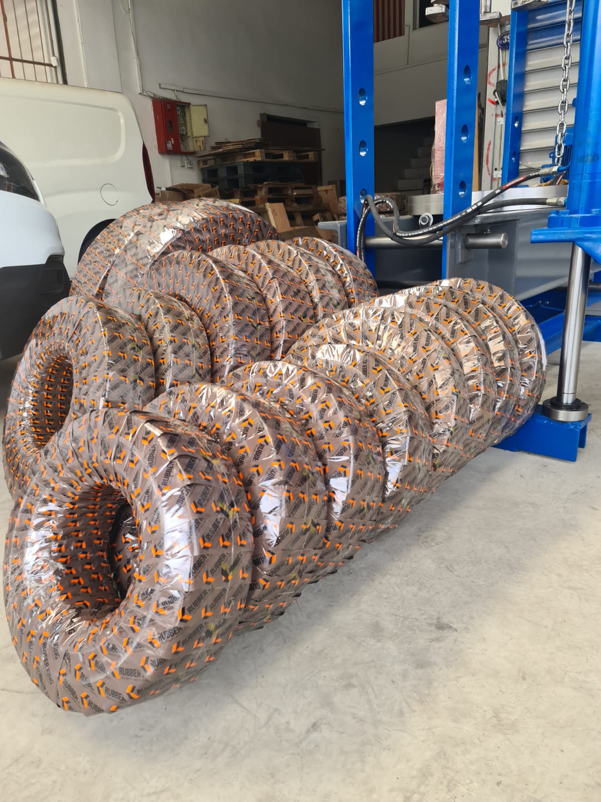 Dolgu Forklift Lastiklerinin Presleme Hizmetleri